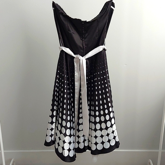 Le Chateau Strapless Midi Dress in Size 8 - Picture 2 of 3